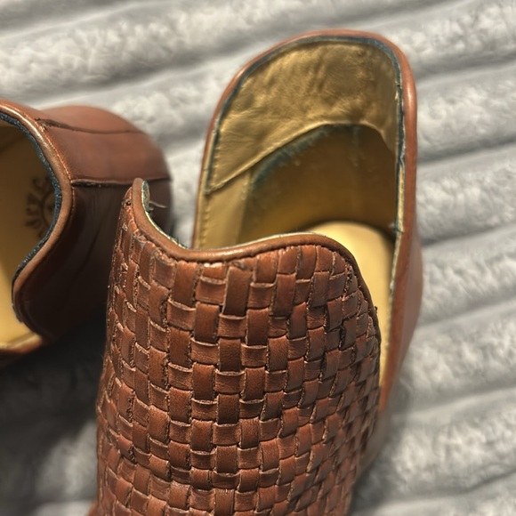 Vintage Foundry Co. Skyler Women's Leather Ankle Boots - Picture 11 of 14